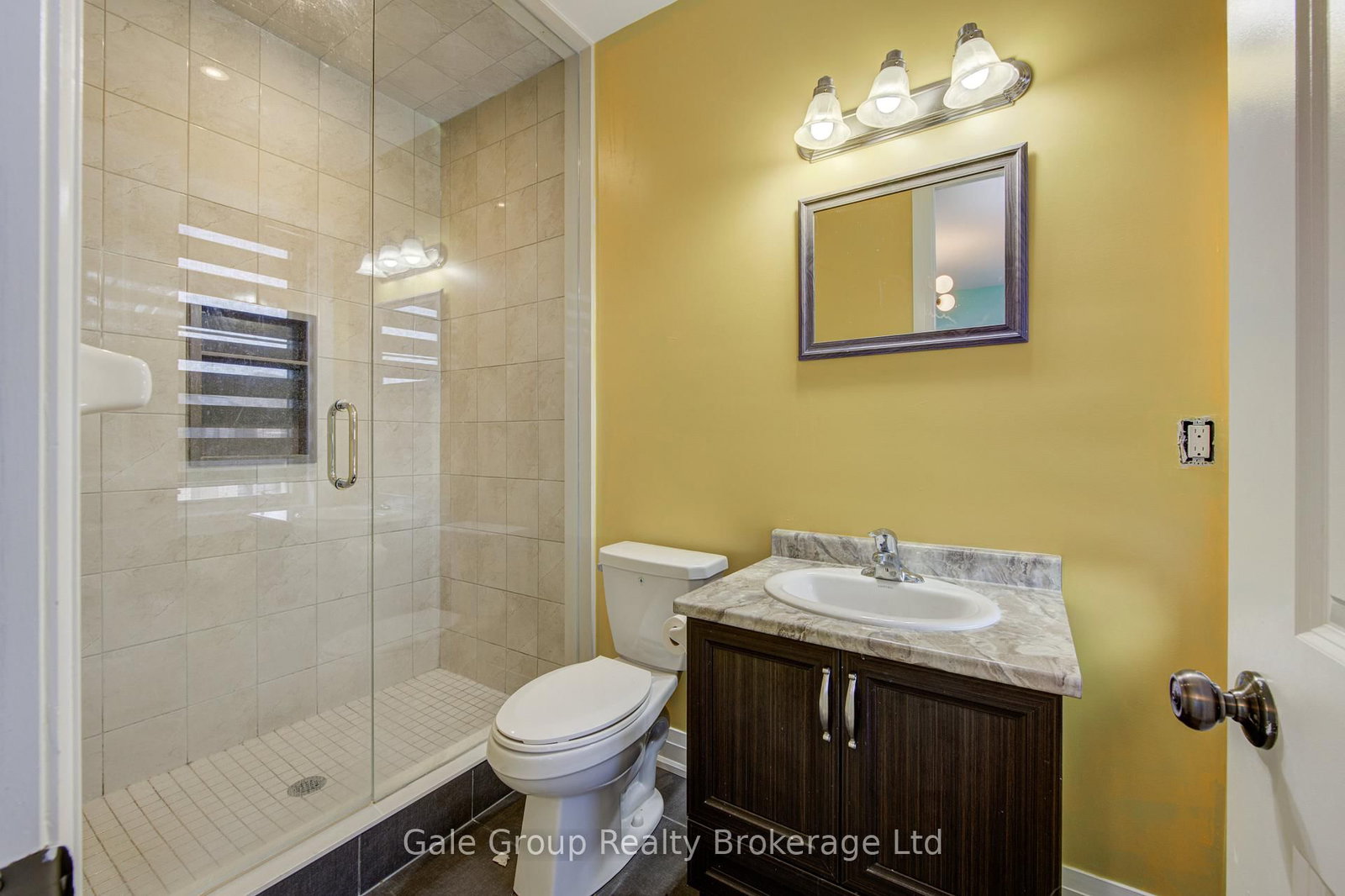 125 Prince Charles Crescent • Woodstock, ON photo 24