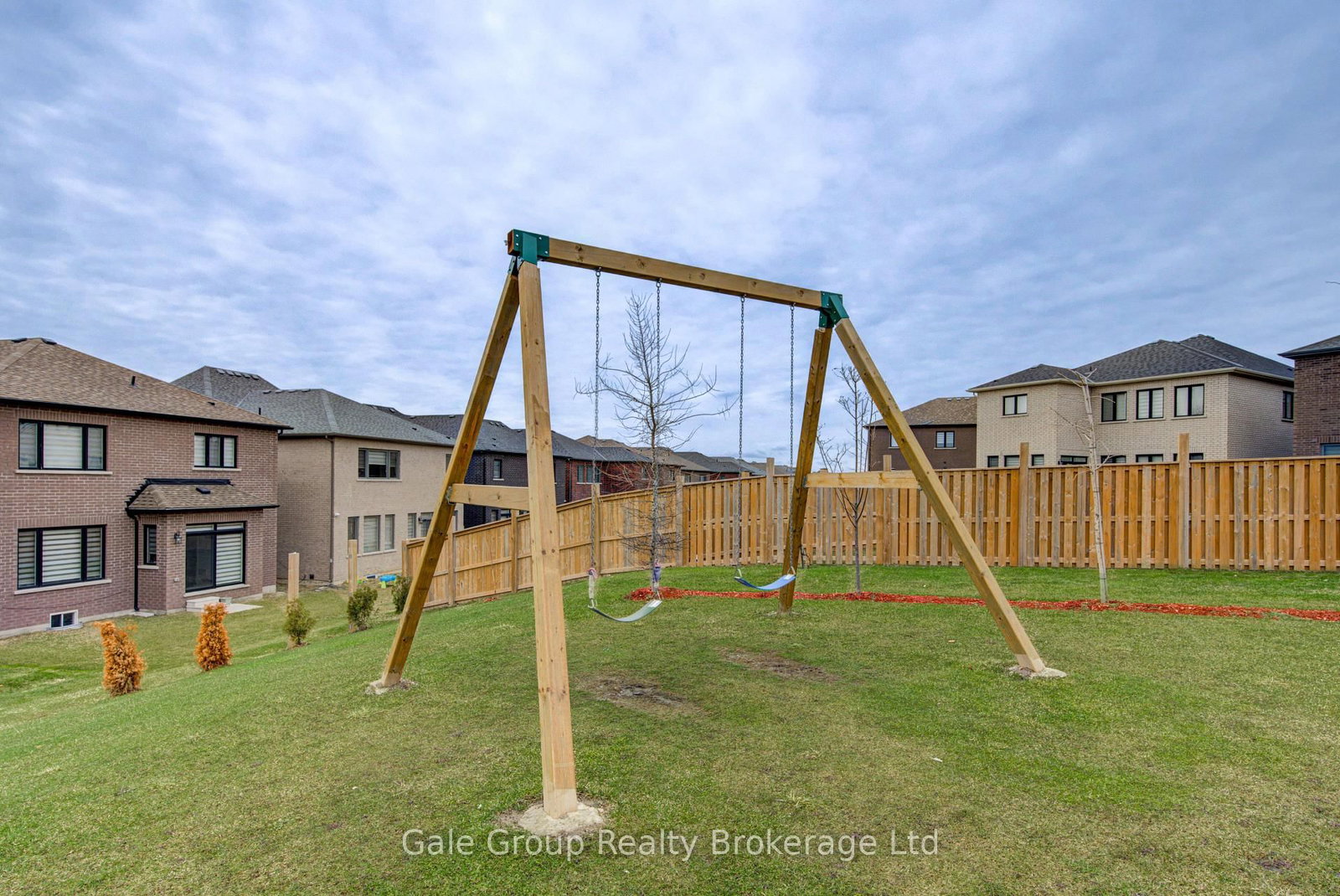 125 Prince Charles Crescent • Woodstock, ON photo 39