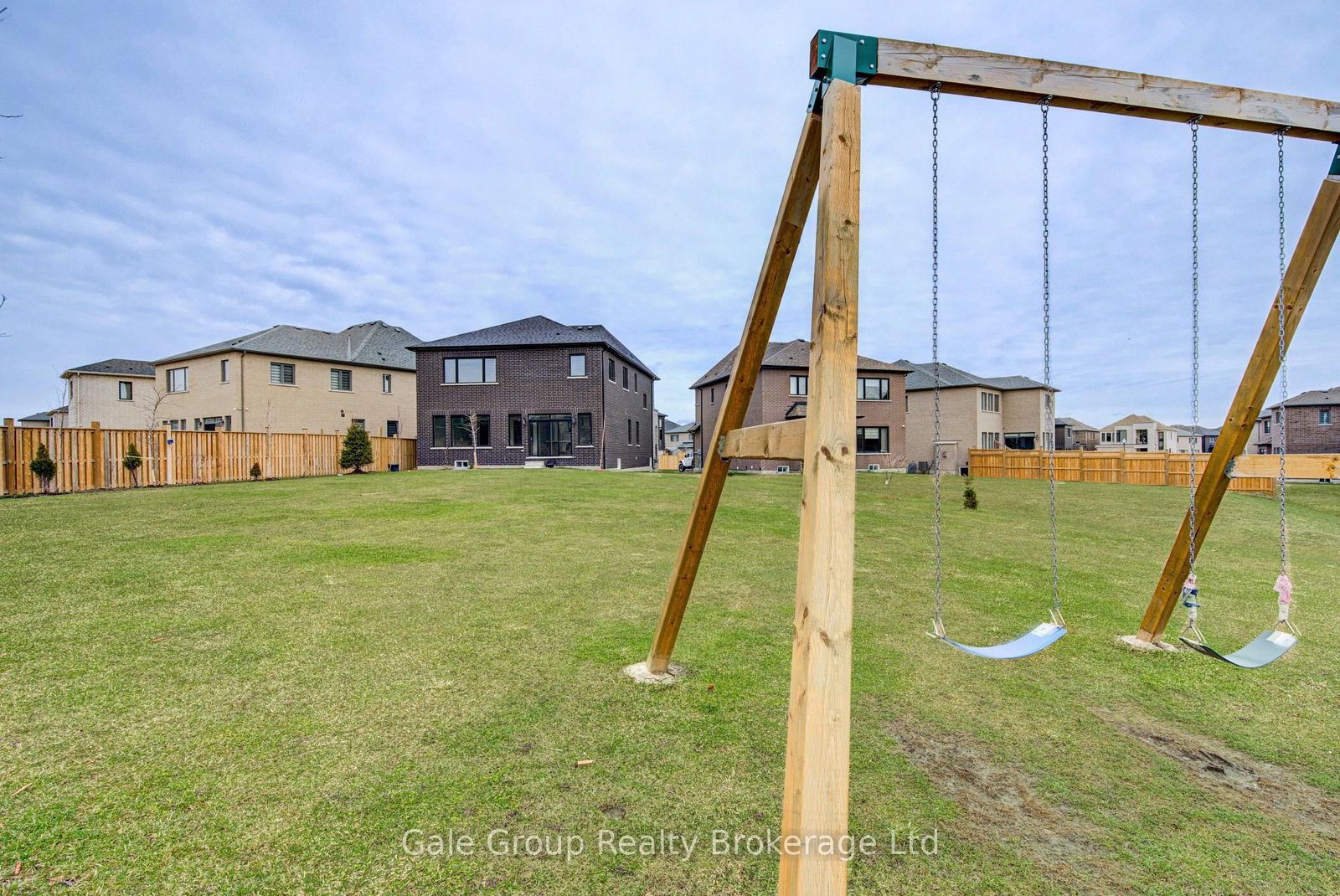 125 Prince Charles Crescent • Woodstock, ON photo 40