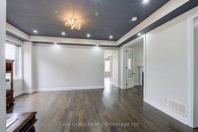 125 Prince Charles Crescent • Woodstock, ON photo 6