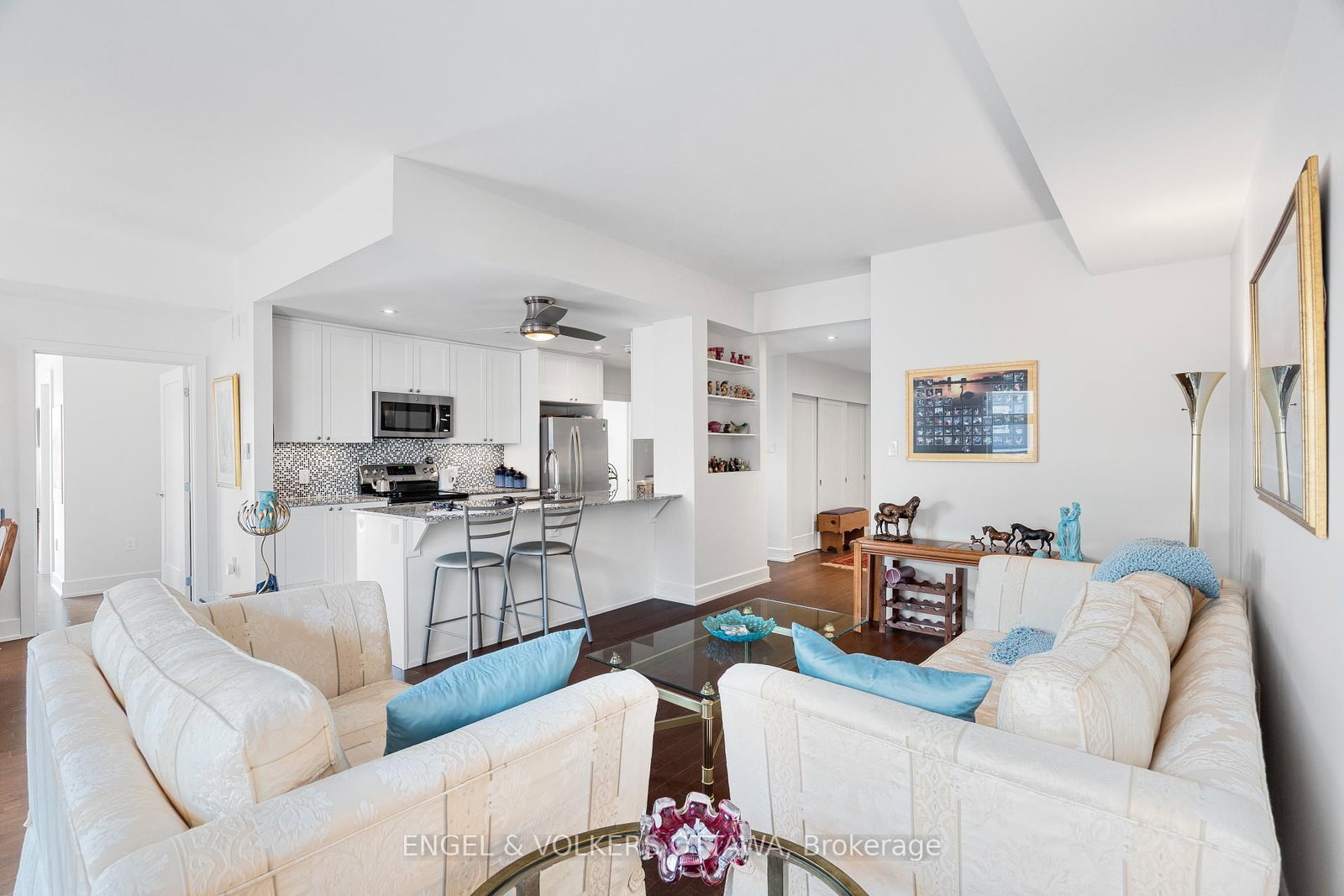 355 Elizabeth Cosgrove Private • #304 • Ottawa, ON photo 6
