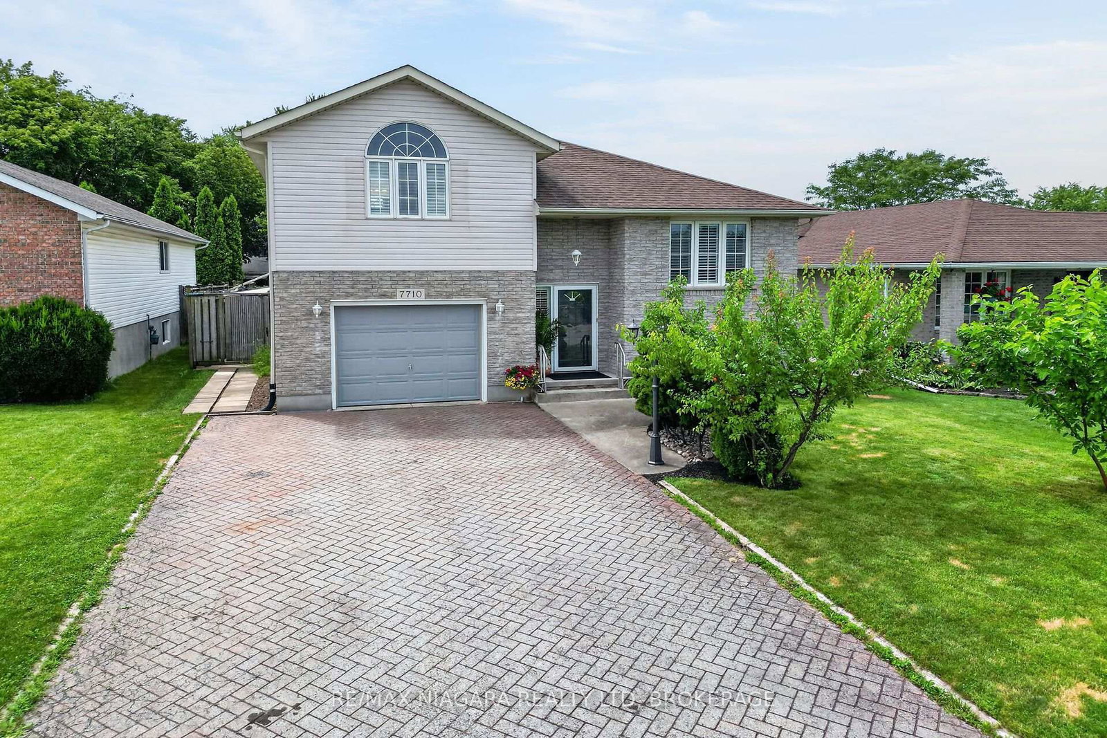 7710 Vincent Street W • Niagara Falls, ON photo 2