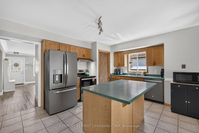 33 Oldewood Crescent • St. Thomas, ON photo 8