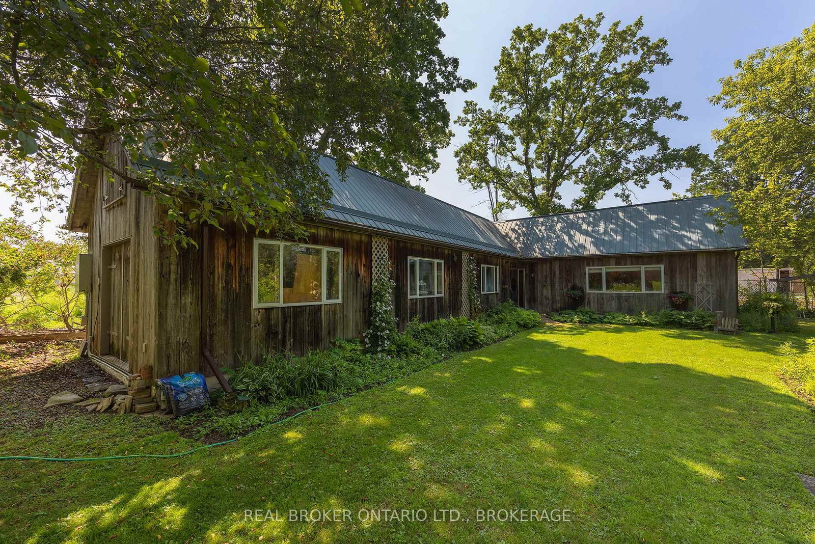 595 E King Street • Gananoque, ON photo 34