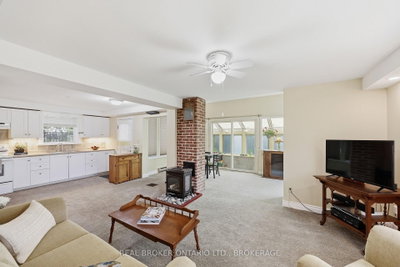 595 E King Street • Gananoque, ON photo 8