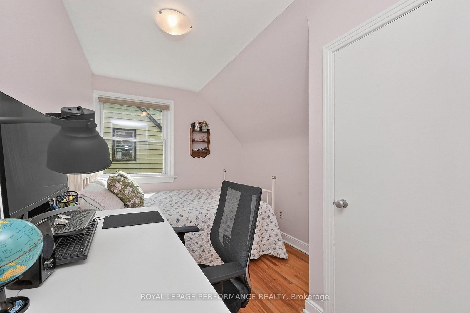 140 Begonia Avenue • Ottawa, ON photo 19