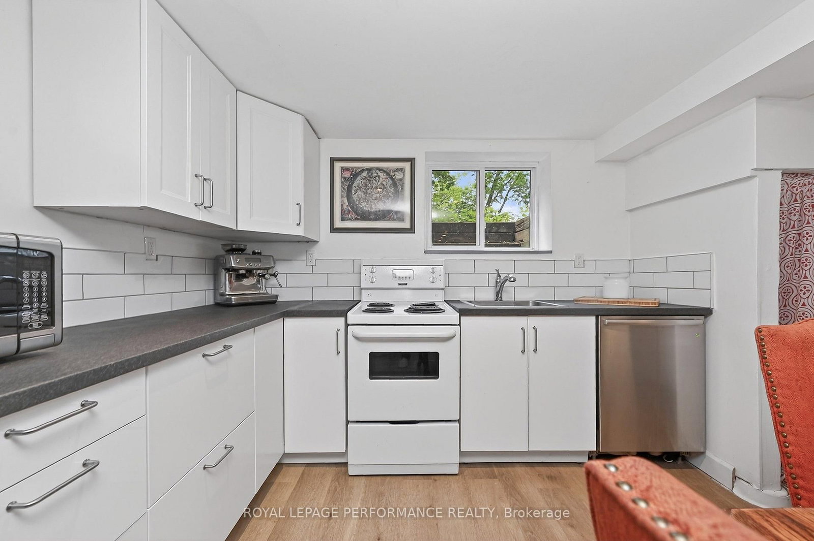 140 Begonia Avenue • Ottawa, ON photo 24