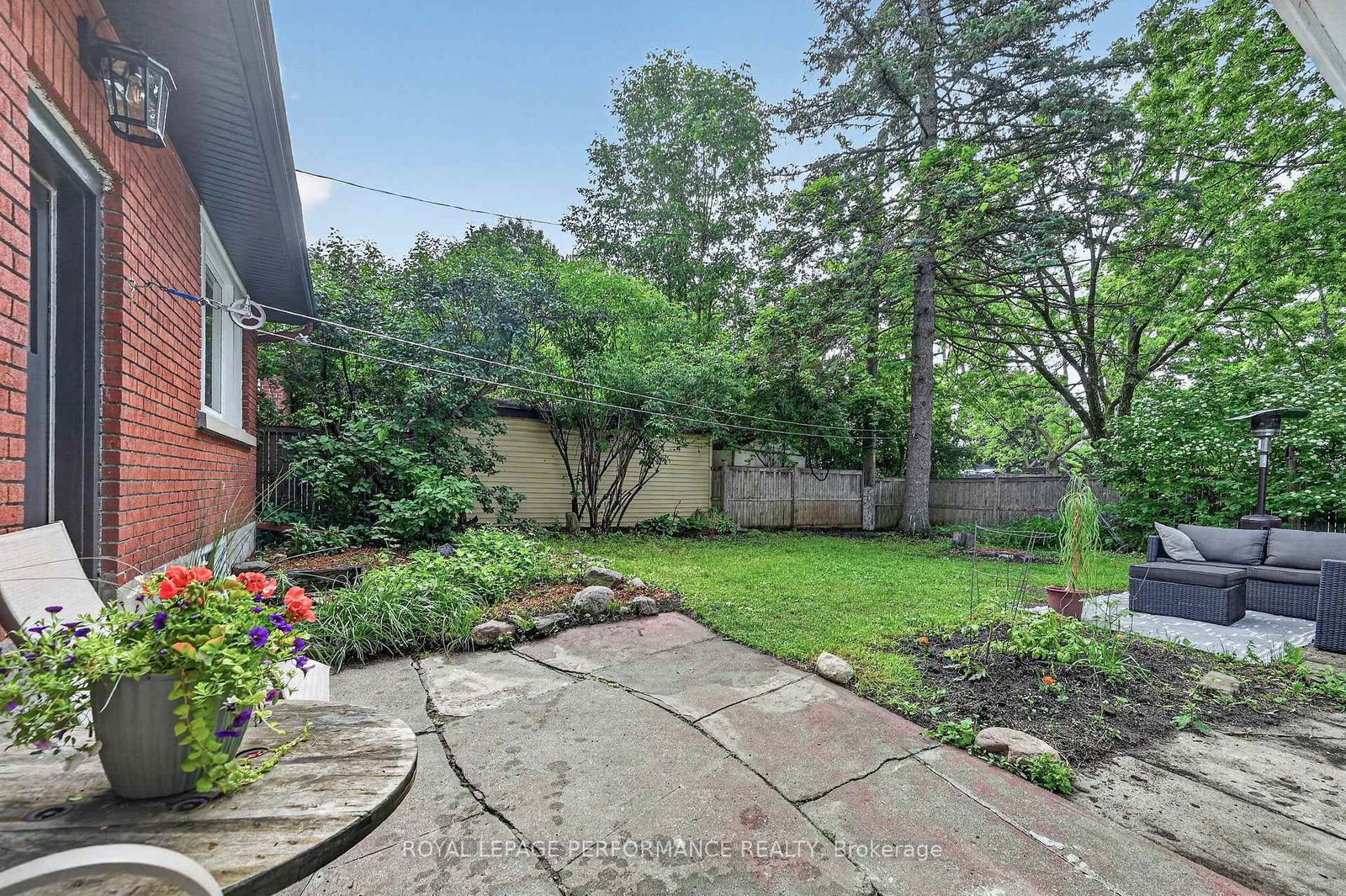 140 Begonia Avenue • Ottawa, ON photo 28
