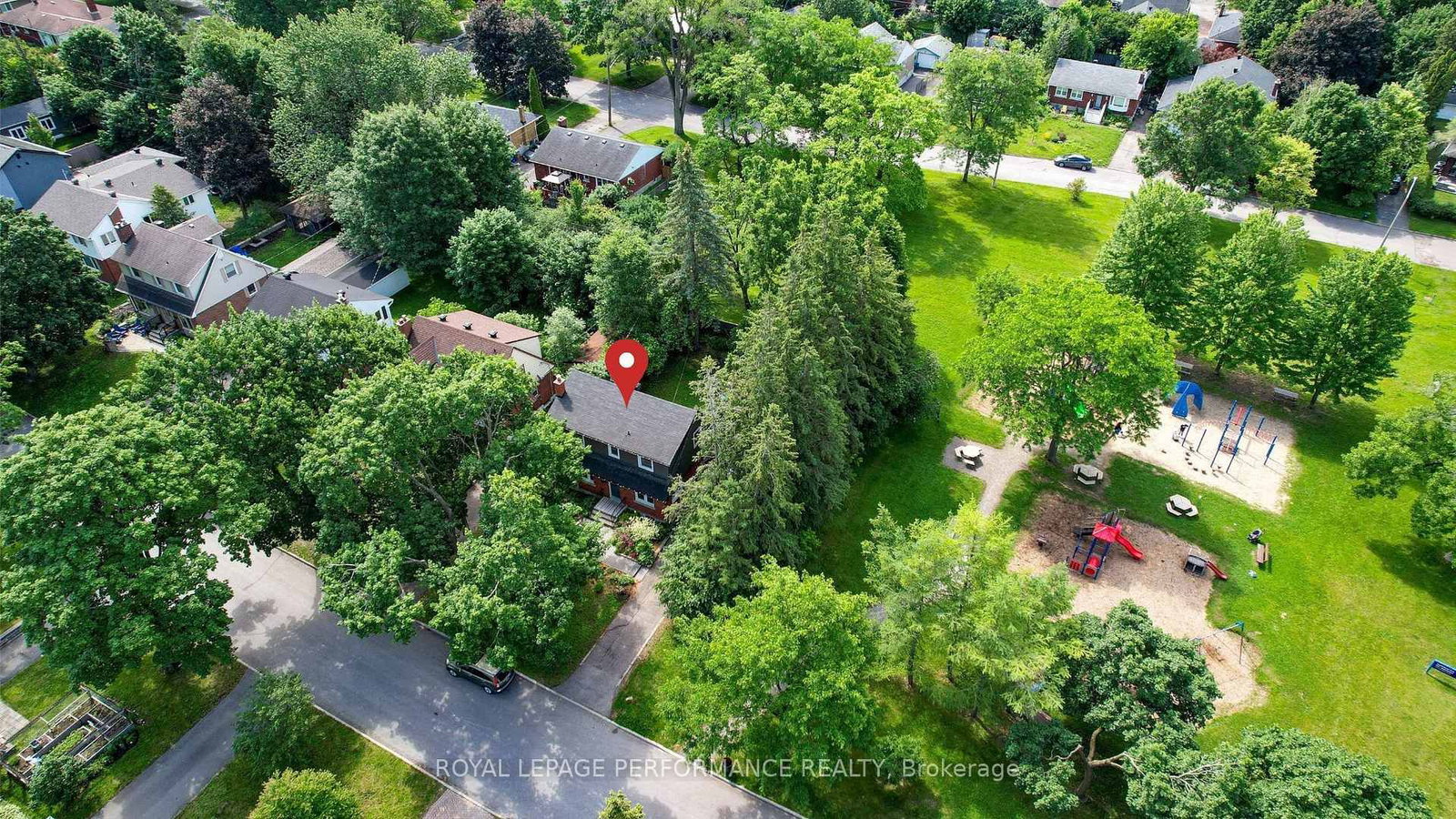 140 Begonia Avenue • Ottawa, ON photo 33