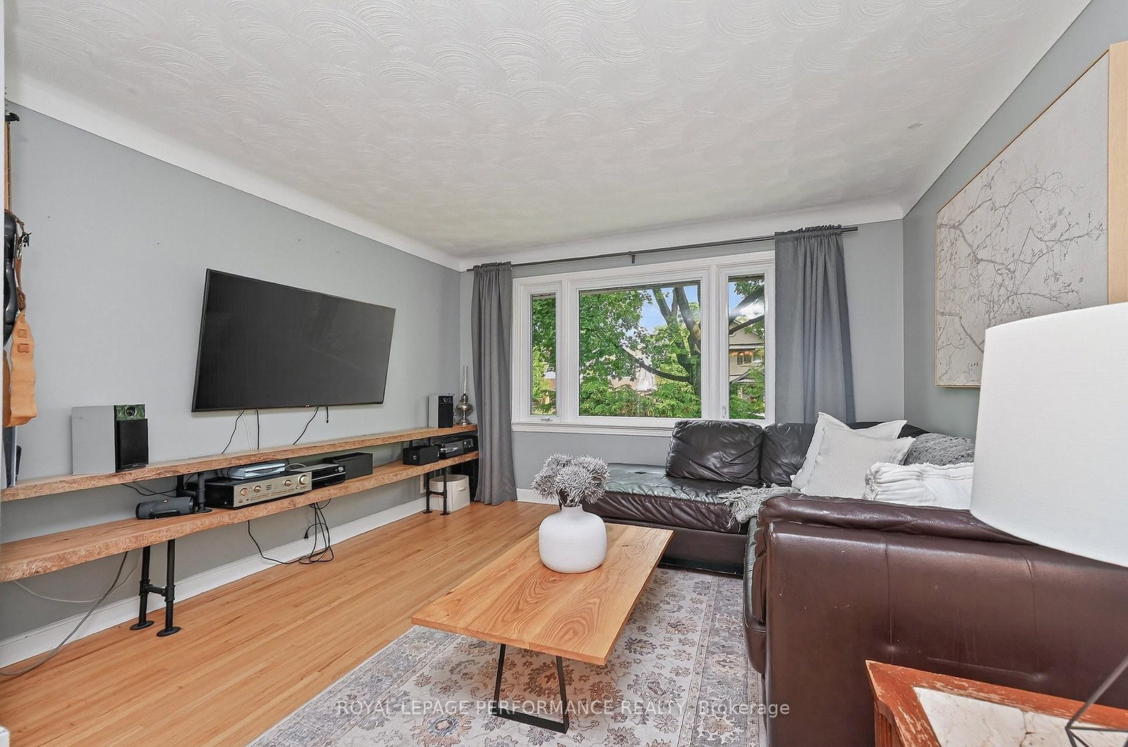 140 Begonia Avenue • Ottawa, ON photo 4