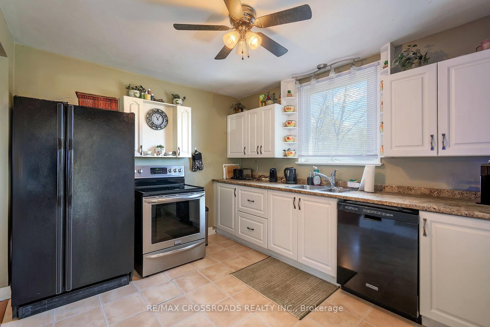16 Hamilton Avenue • Cobourg, ON photo 11