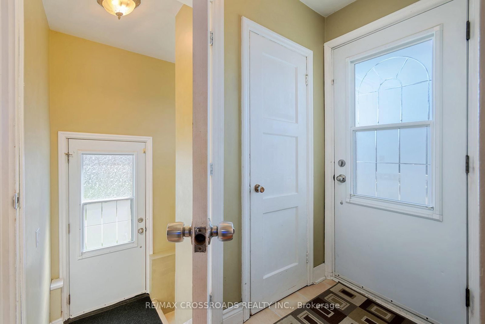 16 Hamilton Avenue • Cobourg, ON photo 6