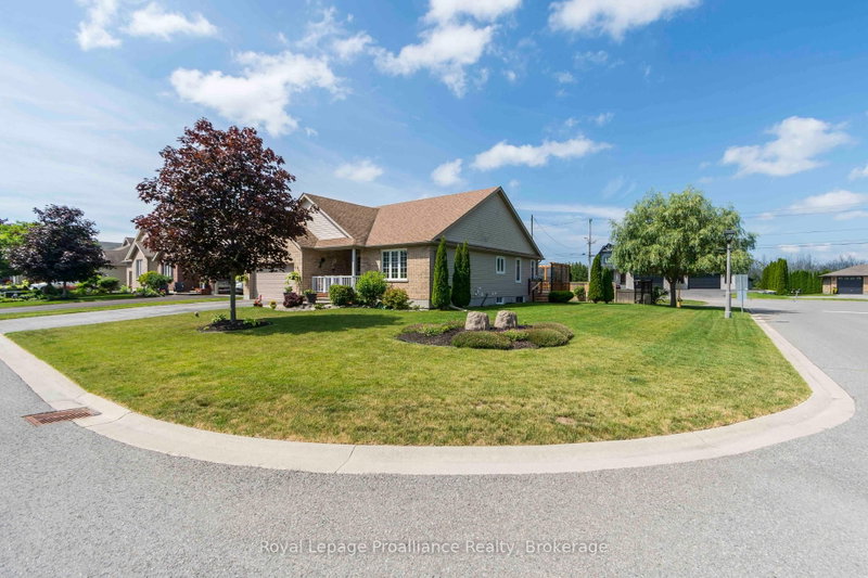 48 Ward Drive