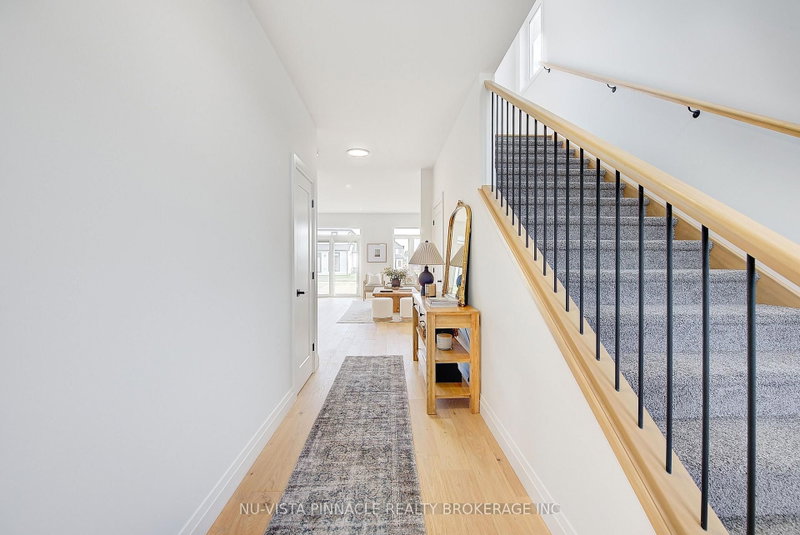 10 Woodmere Path