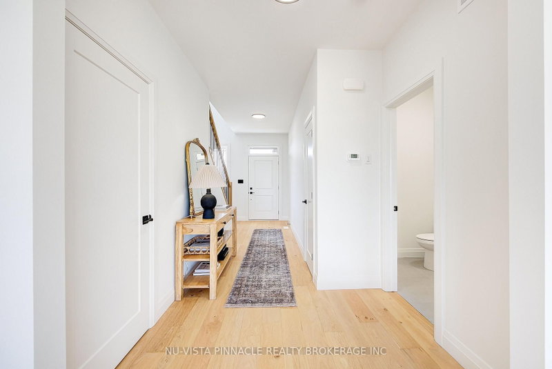 10 Woodmere Path