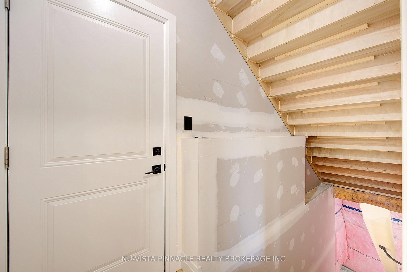 10 Woodmere Path • Middlesex Centre, ON photo 37