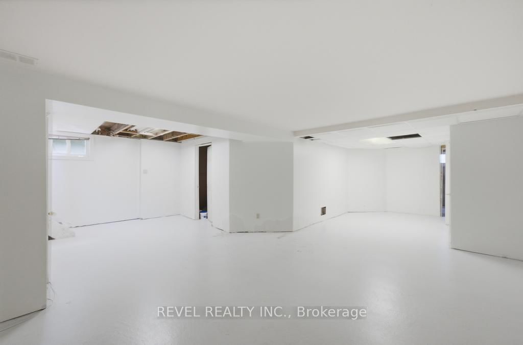 16 Carrington Court • Hamilton, ON photo 21