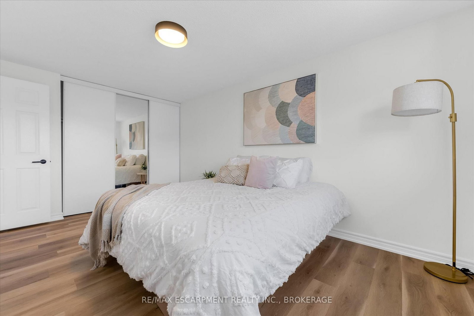 49 Grove Avenue • St. Catharines, ON photo 14