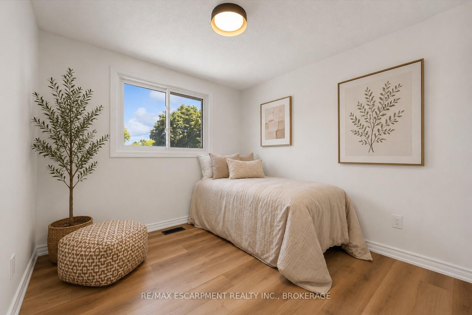 49 Grove Avenue • St. Catharines, ON photo 17