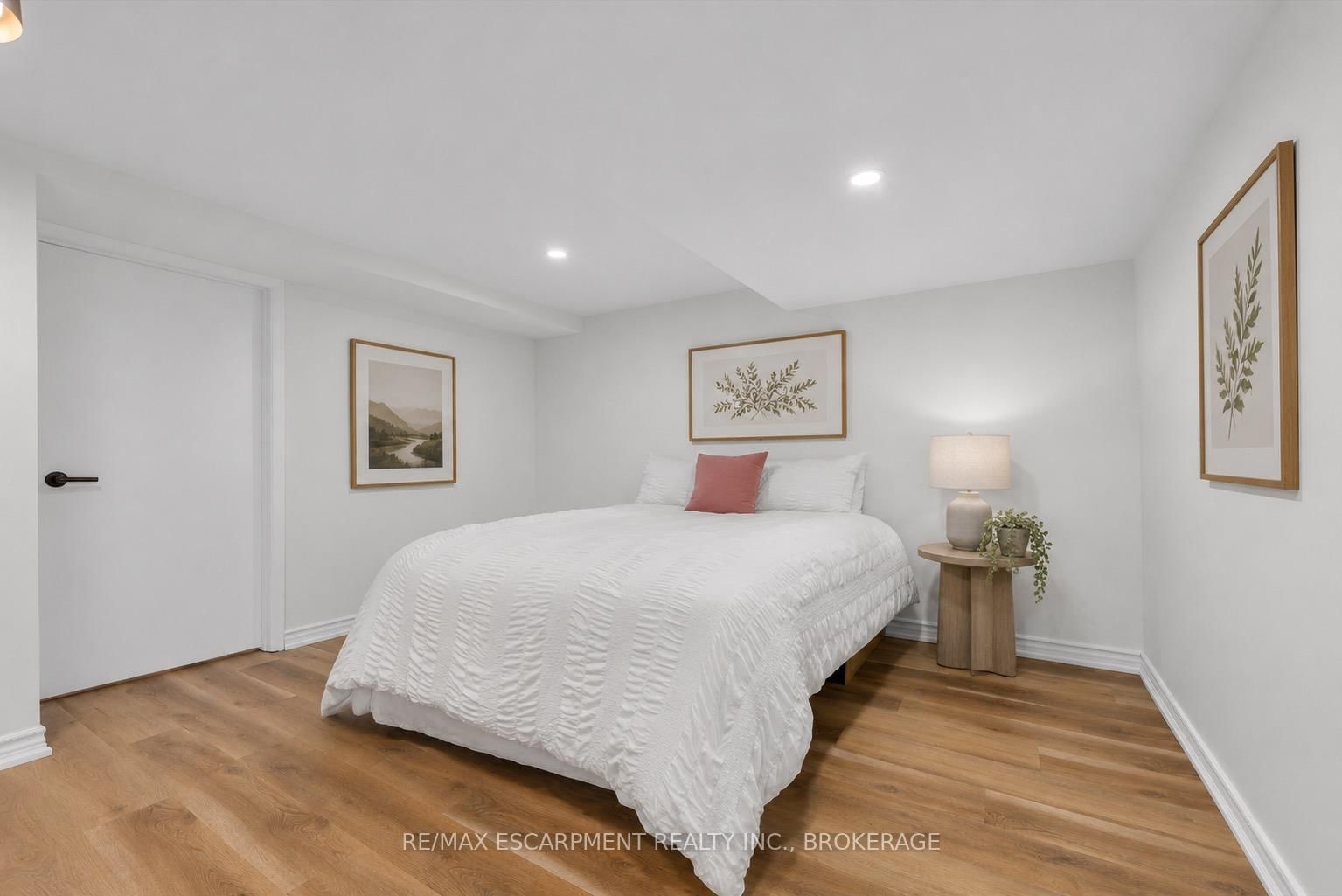 49 Grove Avenue • St. Catharines, ON photo 29
