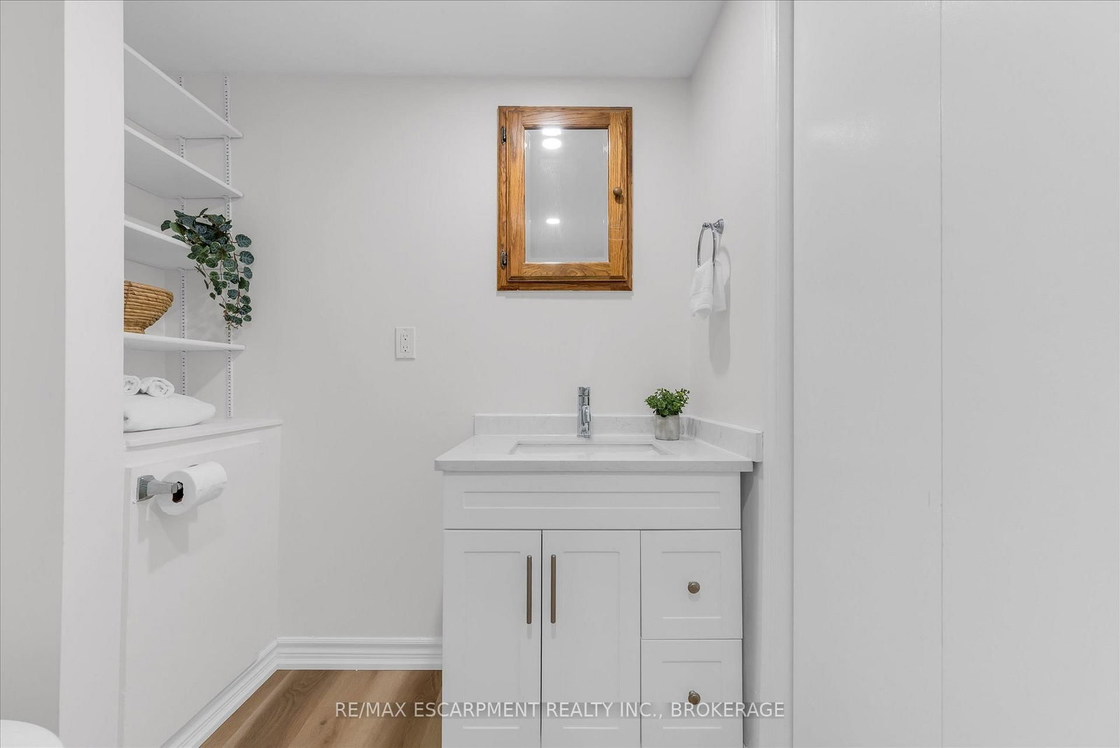 49 Grove Avenue • St. Catharines, ON photo 31
