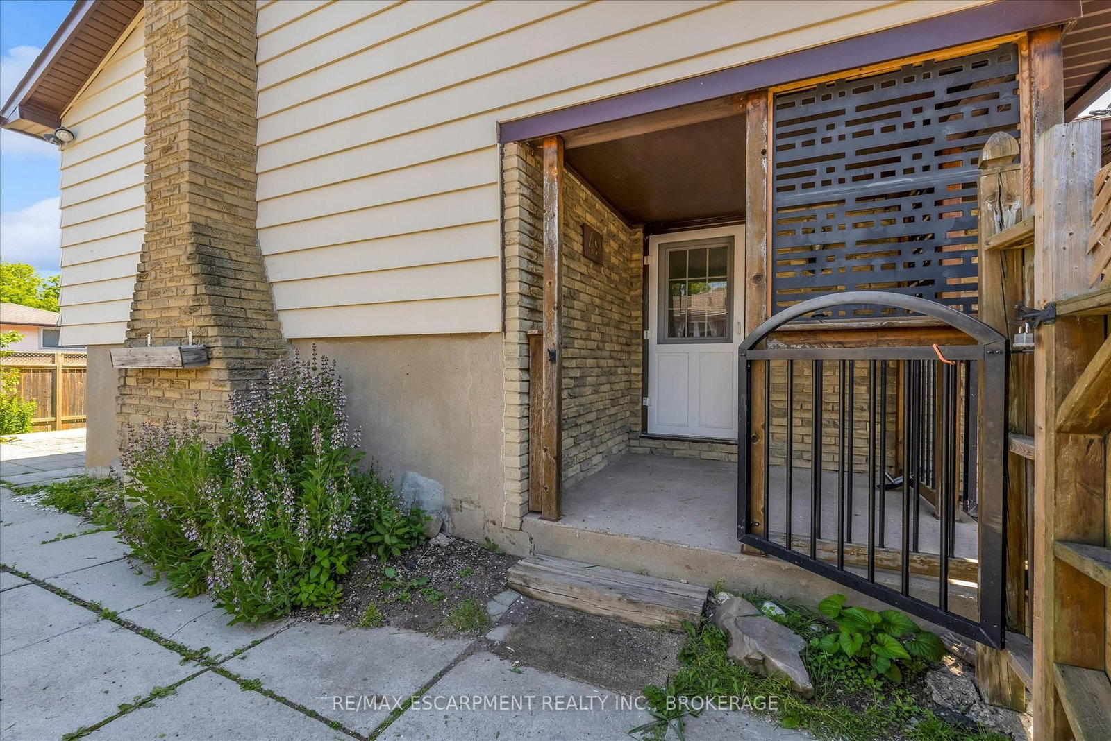 49 Grove Avenue • St. Catharines, ON photo 34