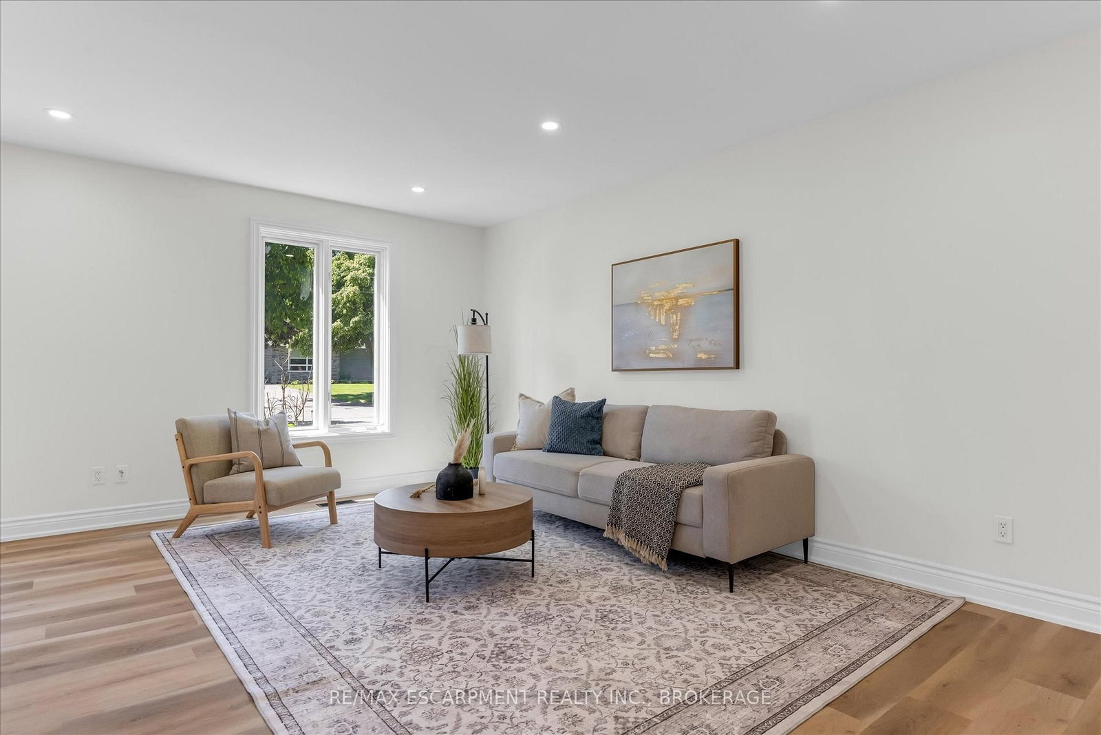 49 Grove Avenue • St. Catharines, ON photo 4