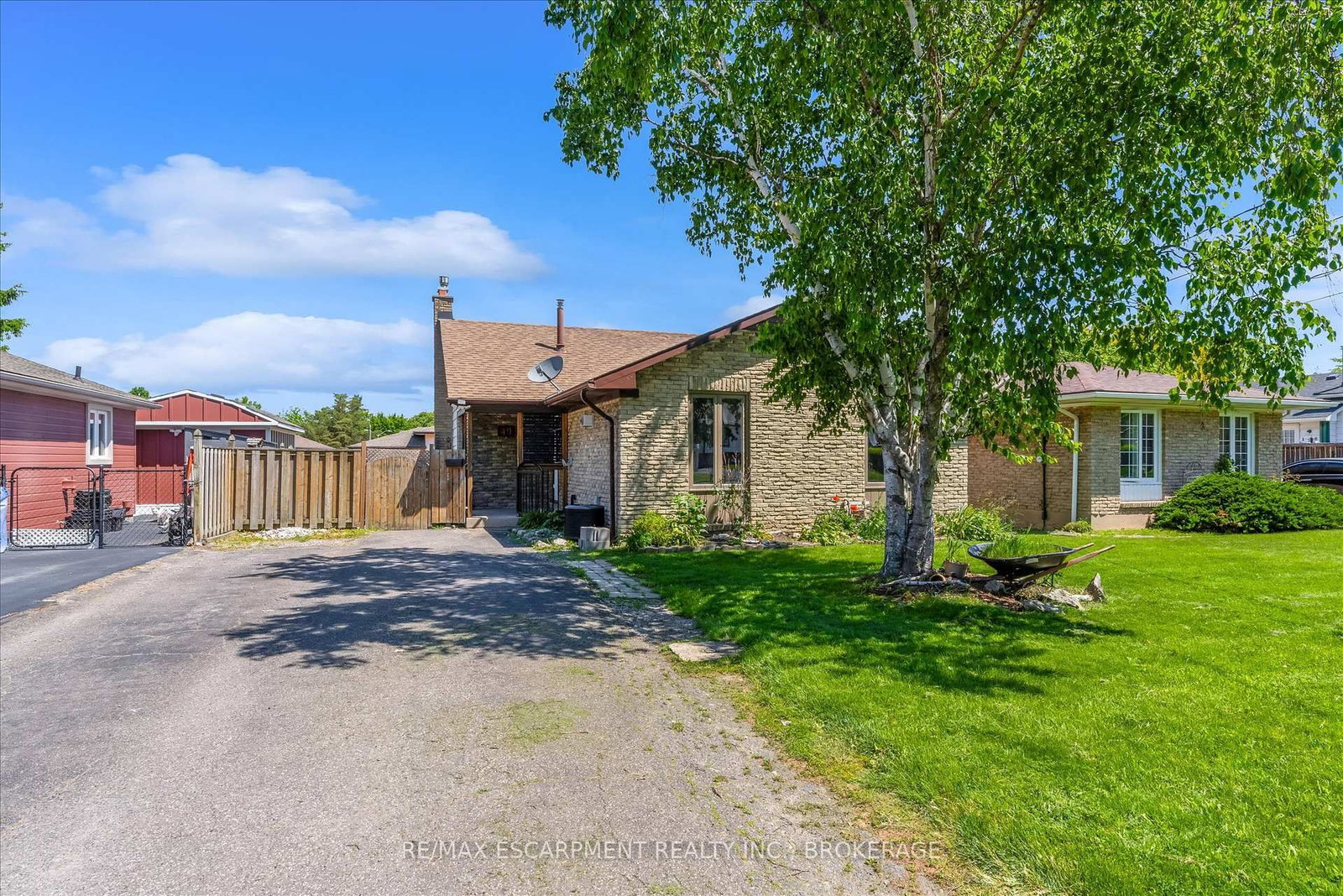 49 Grove Avenue • St. Catharines, ON photo 47