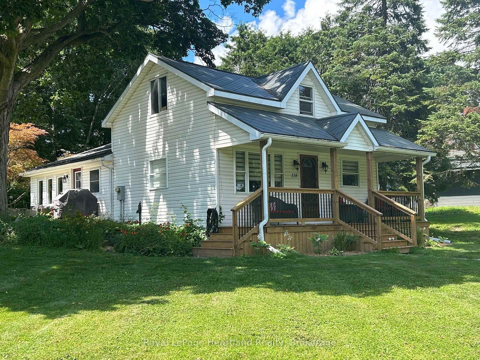 118 ISAAC Street • Central Huron, ON photo 2