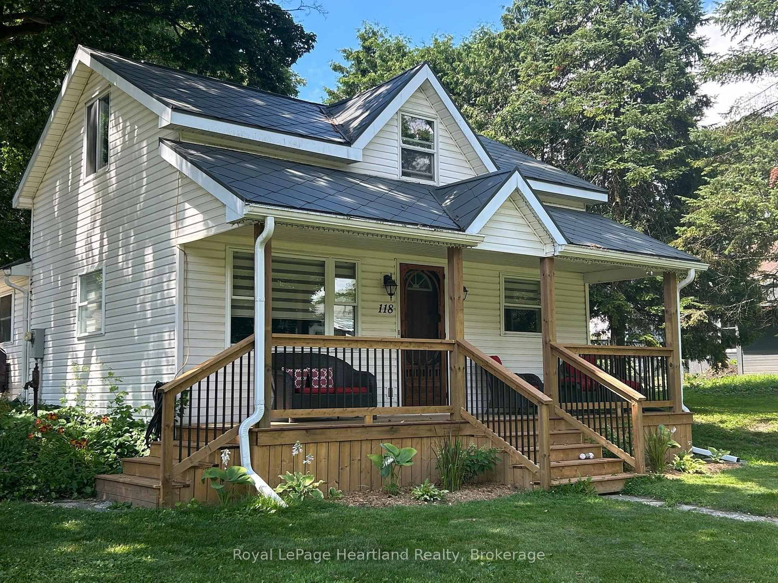 118 ISAAC Street • Central Huron, ON photo 3