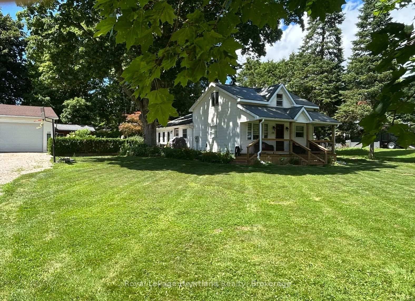 118 ISAAC Street • Central Huron, ON photo 38