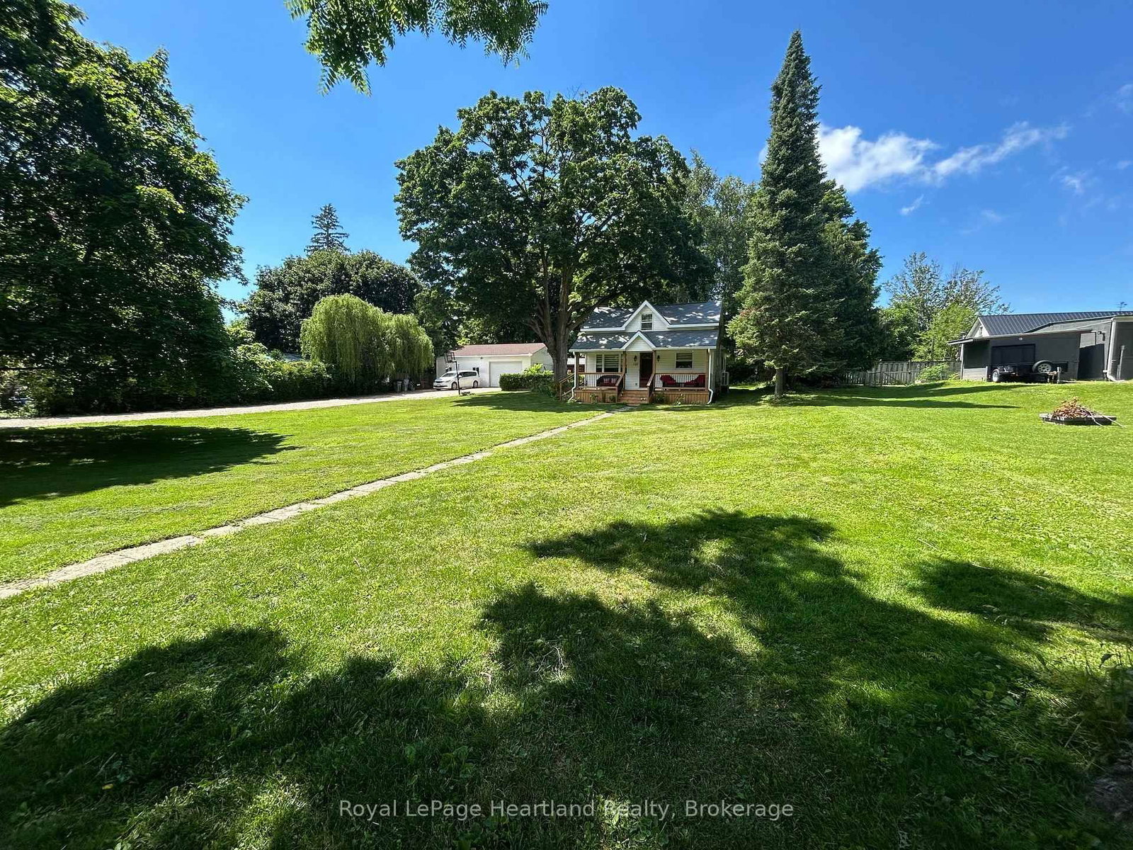 118 ISAAC Street • Central Huron, ON photo 42