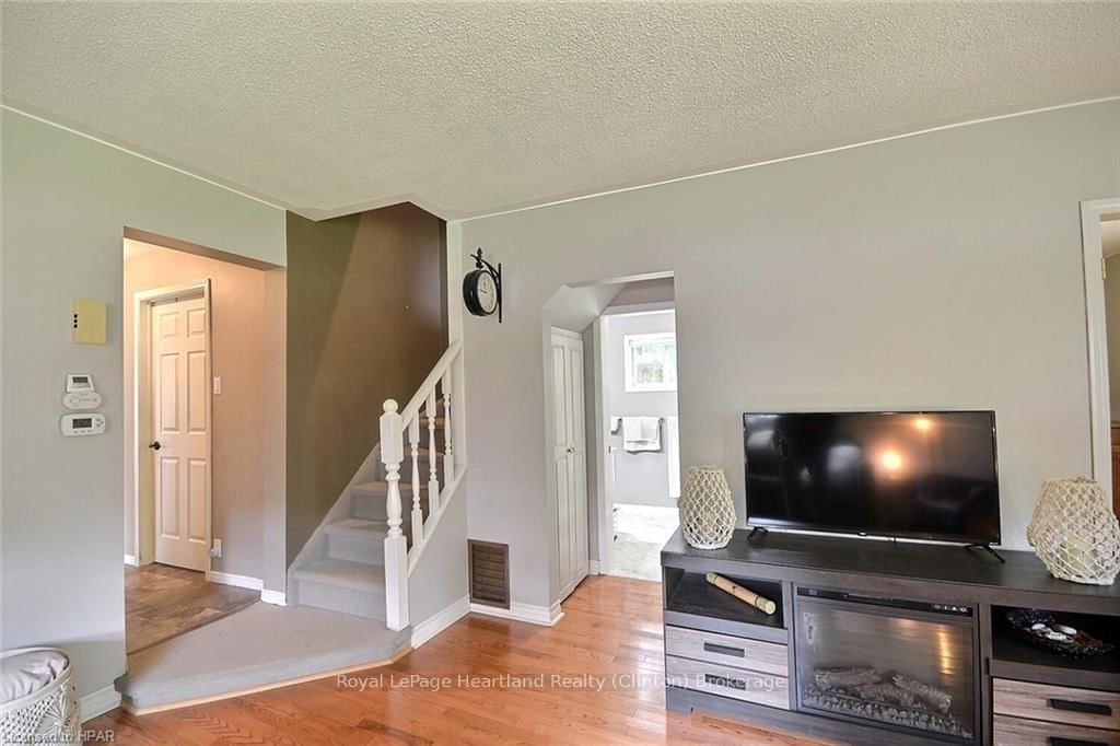 118 ISAAC Street • Central Huron, ON photo 7