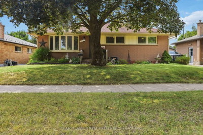 307 TWEEDSMUIR Avenue — photo 2