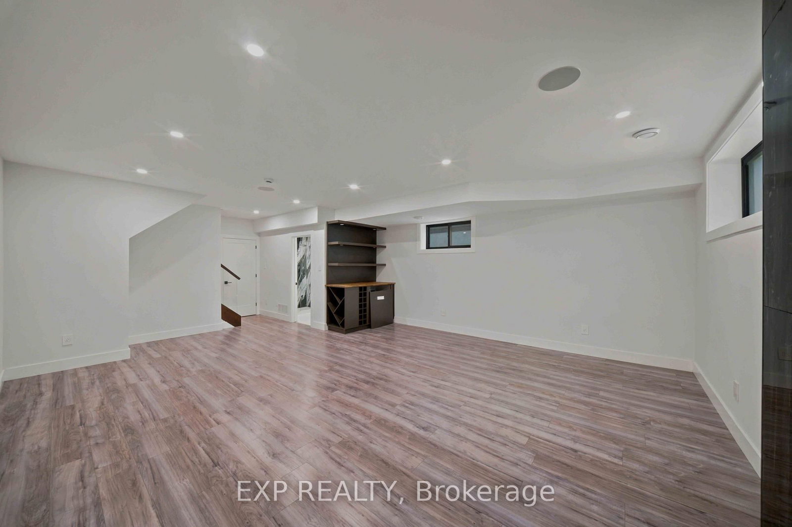375 Madison Avenue • #B • Ottawa, ON photo 32