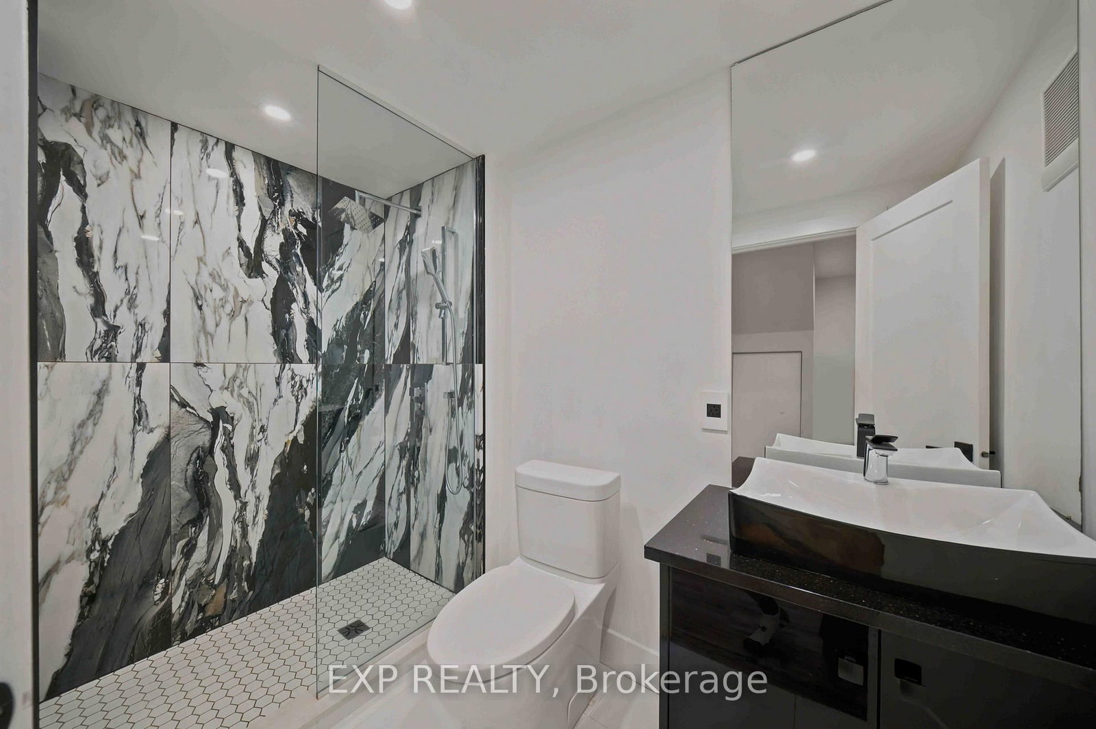 375 Madison Avenue • #B • Ottawa, ON photo 33