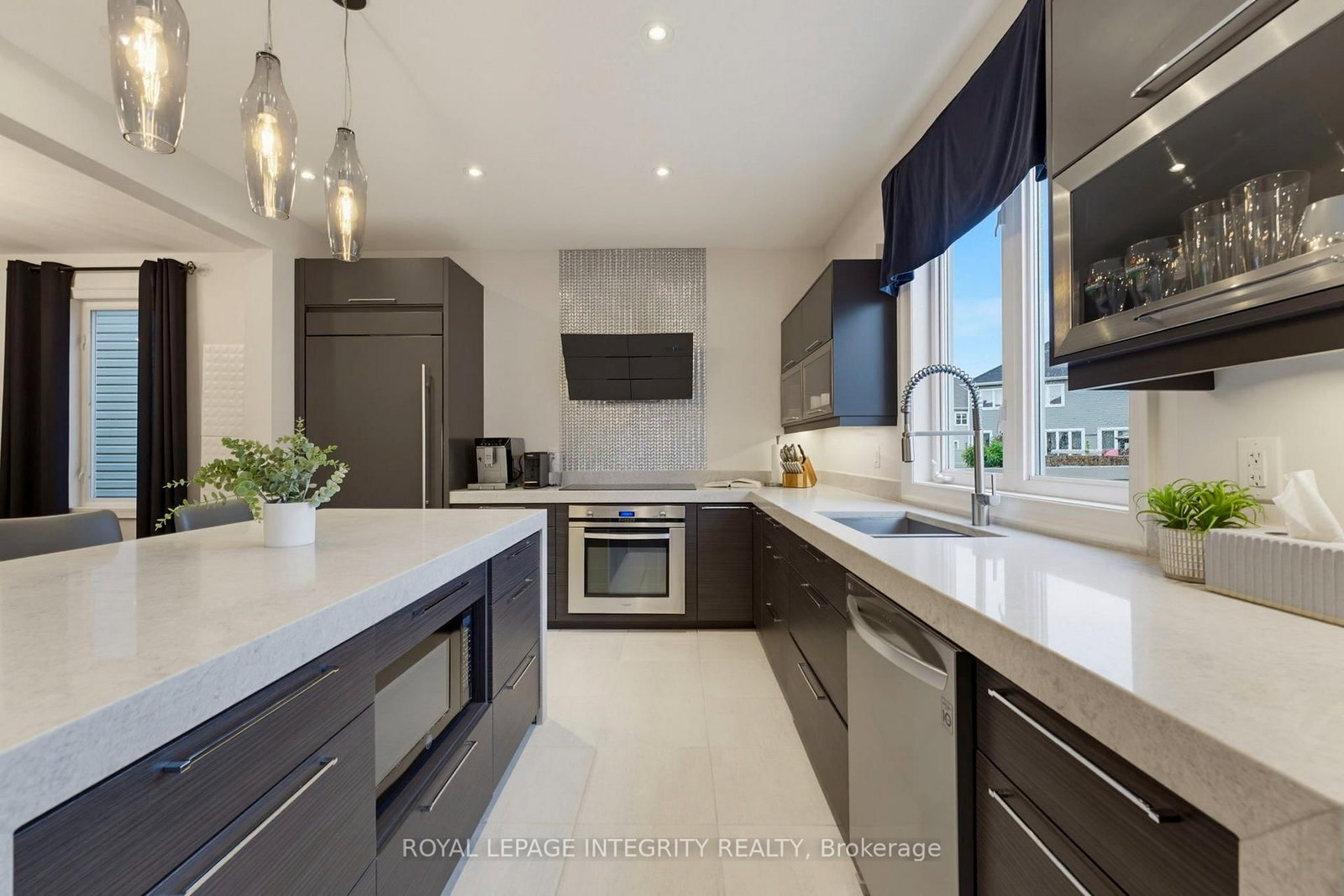 319 Bobolink Ridge • Stittsville, ON photo 16