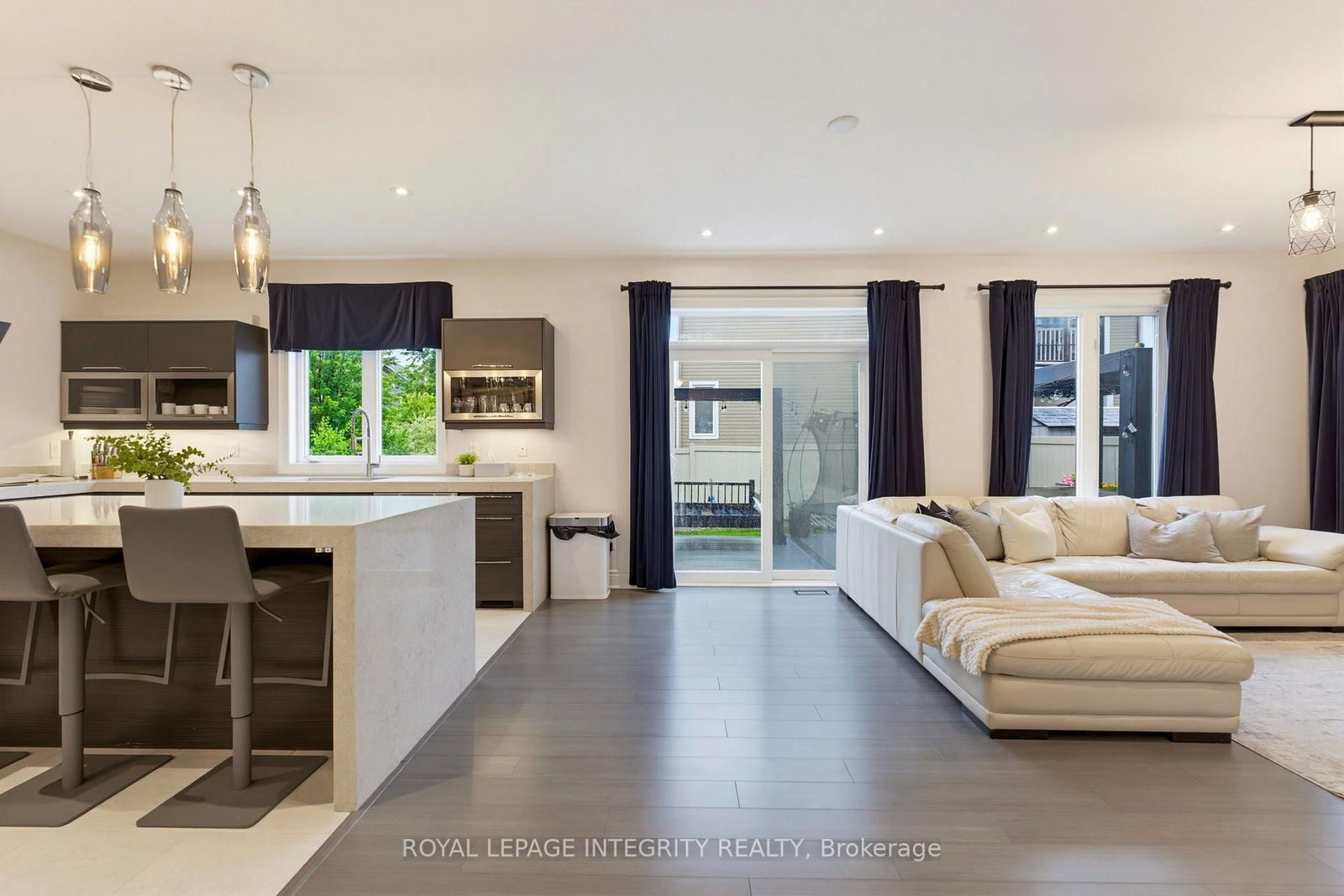 319 Bobolink Ridge • Stittsville, ON photo 17