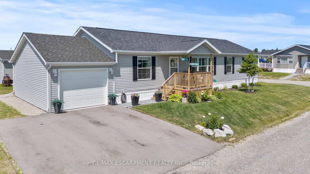 13 Hickory Hollow