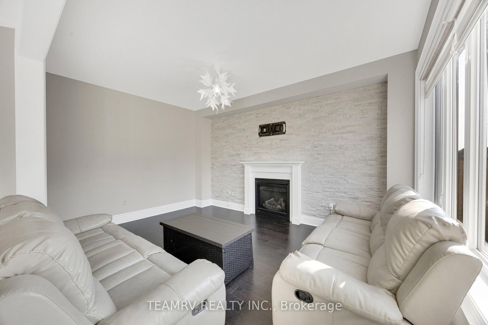 1161 Upper Thames Drive • Woodstock, ON photo 21