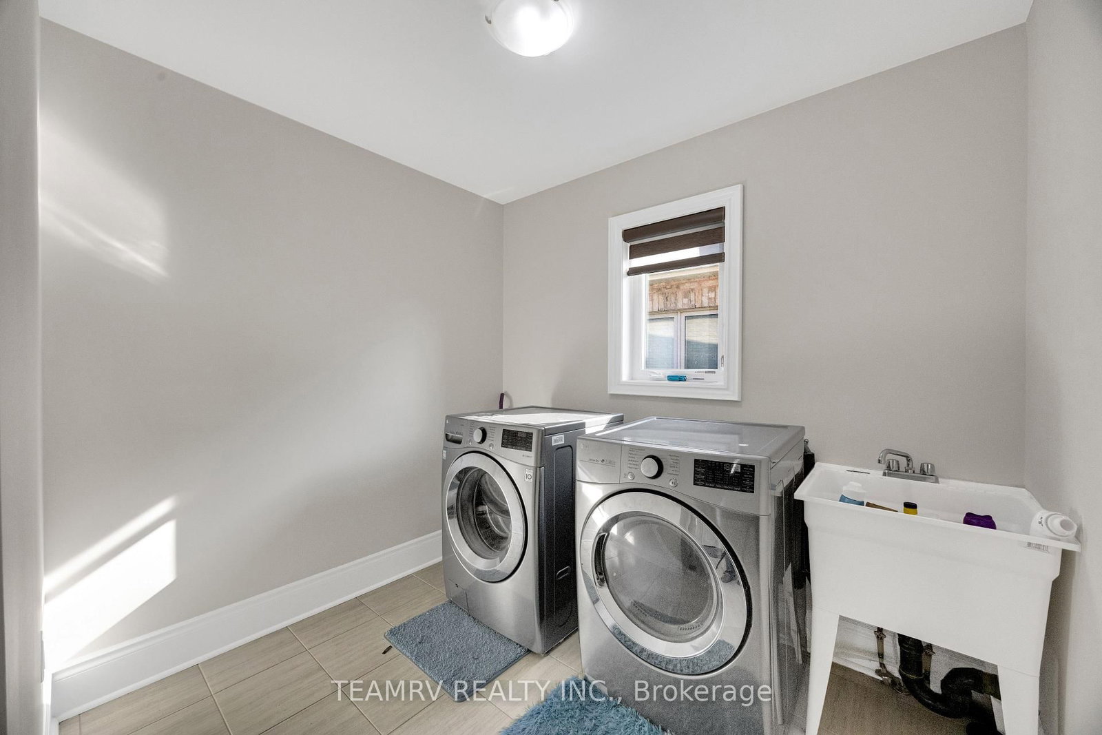 1161 Upper Thames Drive • Woodstock, ON photo 32
