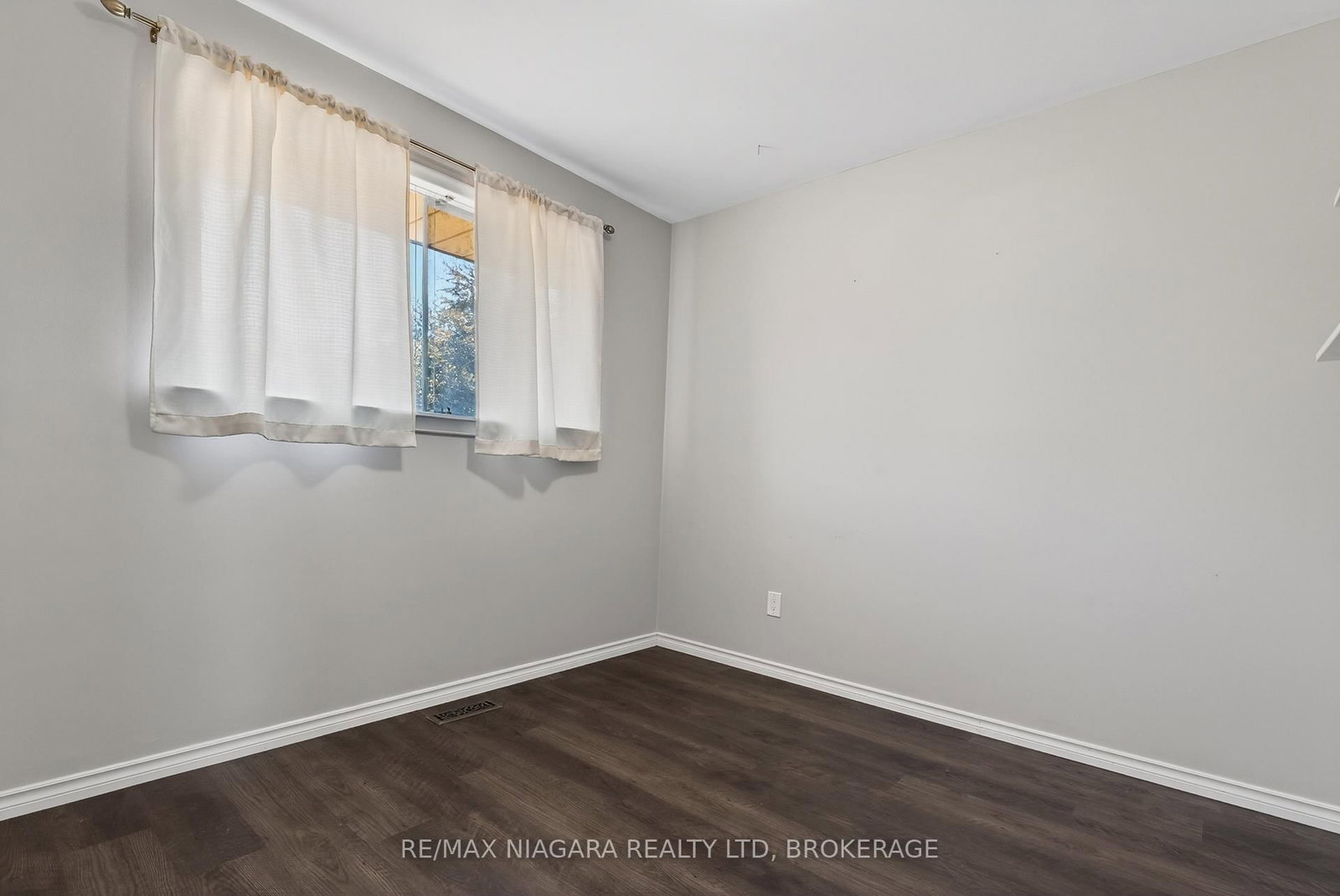414 Bunting Road • St. Catharines, ON photo 18