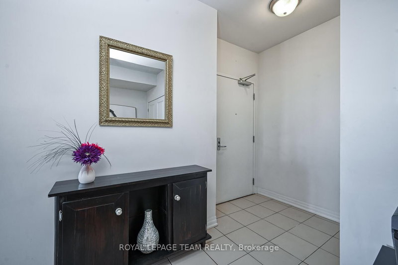 90 Landry St photo 5