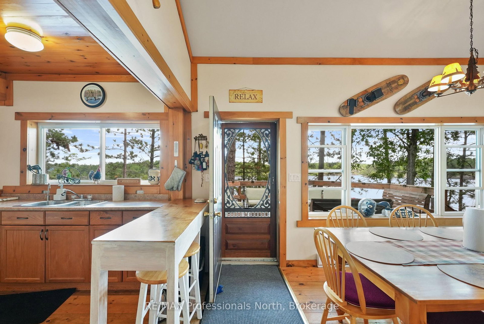 10549 Devil's Lake WAO • Minden Hills, ON photo 12