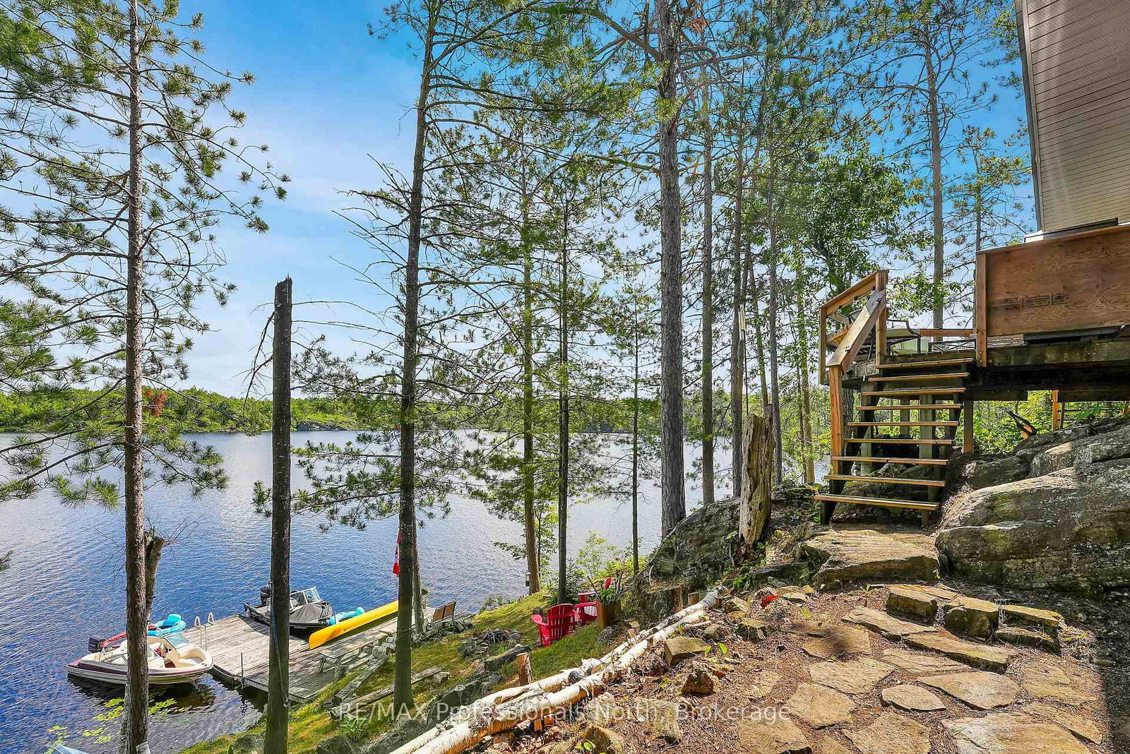 10549 Devil's Lake WAO • Minden Hills, ON photo 5