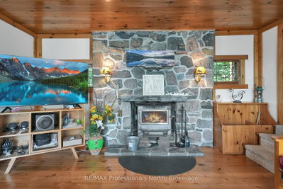 10549 Devil's Lake WAO • Minden Hills, ON photo 6