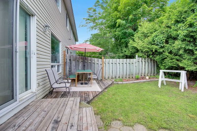 307 Cyr Avenue • Ottawa, ON photo 8