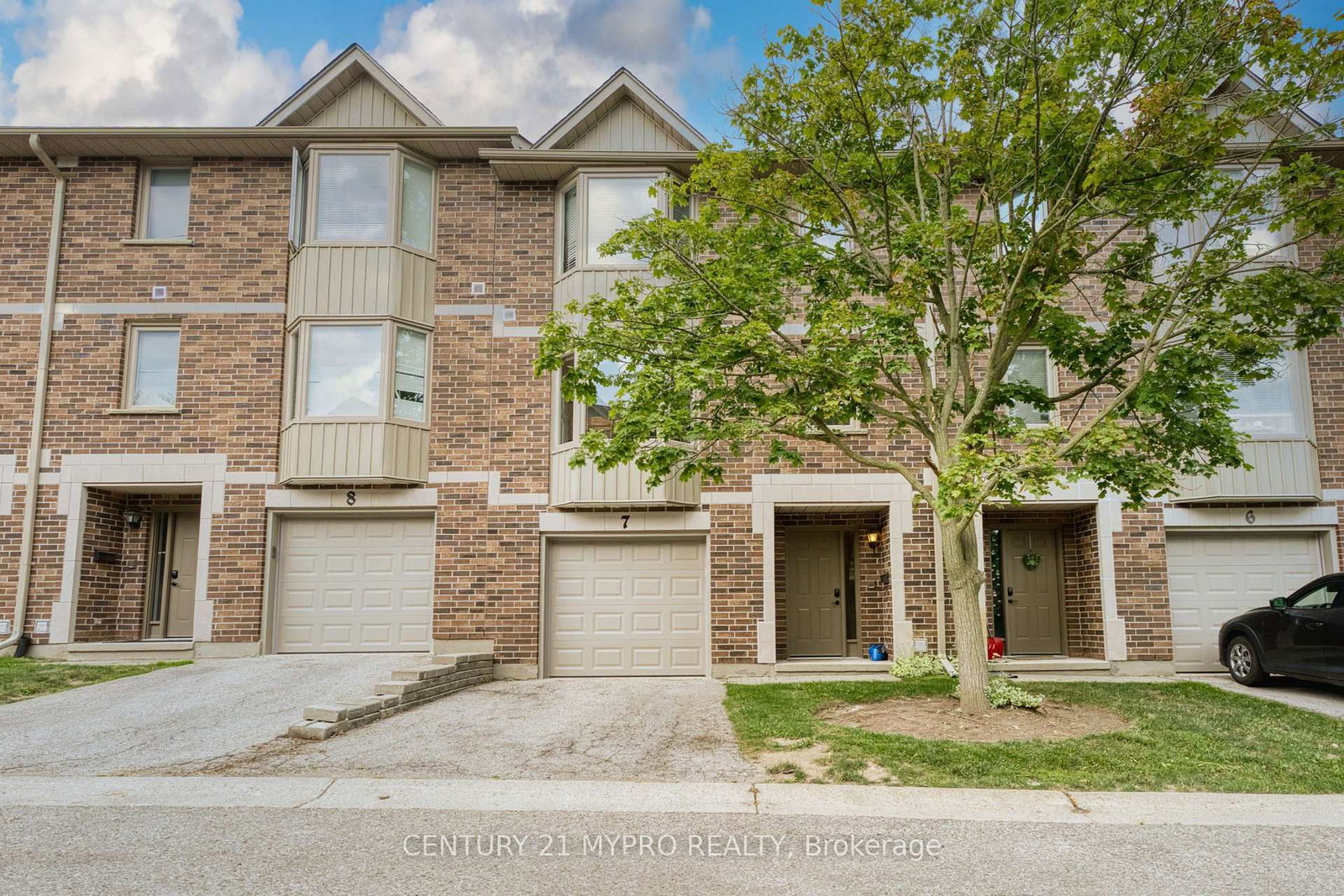 7 - 1548 Richmond Street, London North