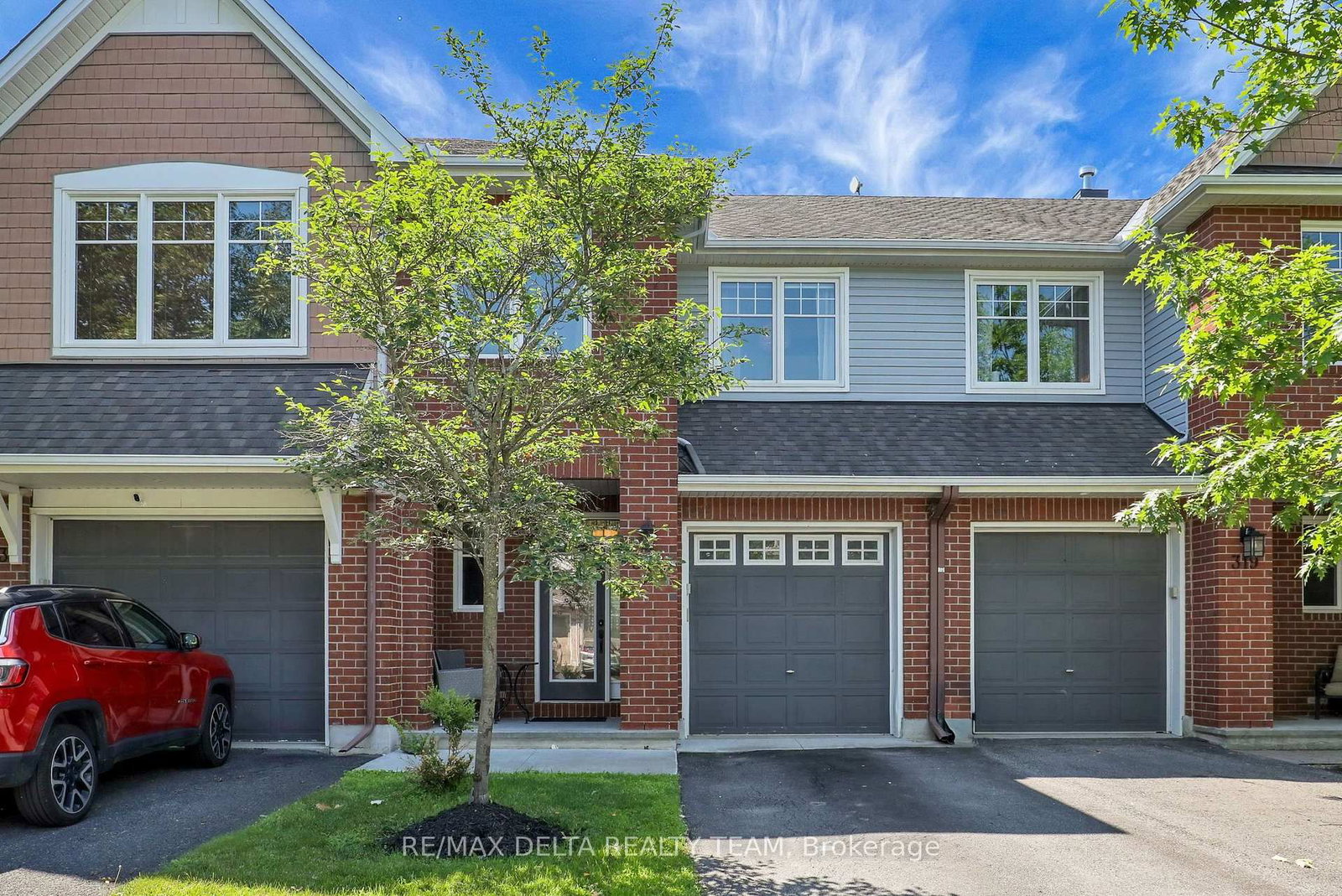 321 Widgeon Way • Ottawa, ON photo 2