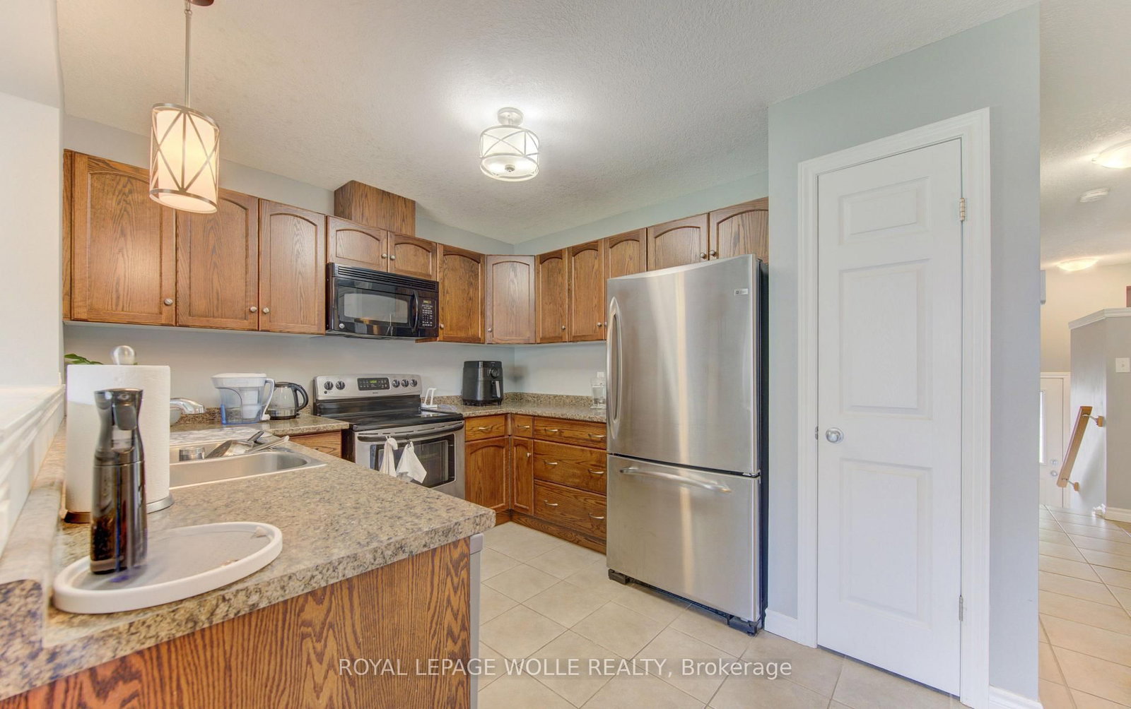 6 Edwards Street • Guelph, ON photo 4